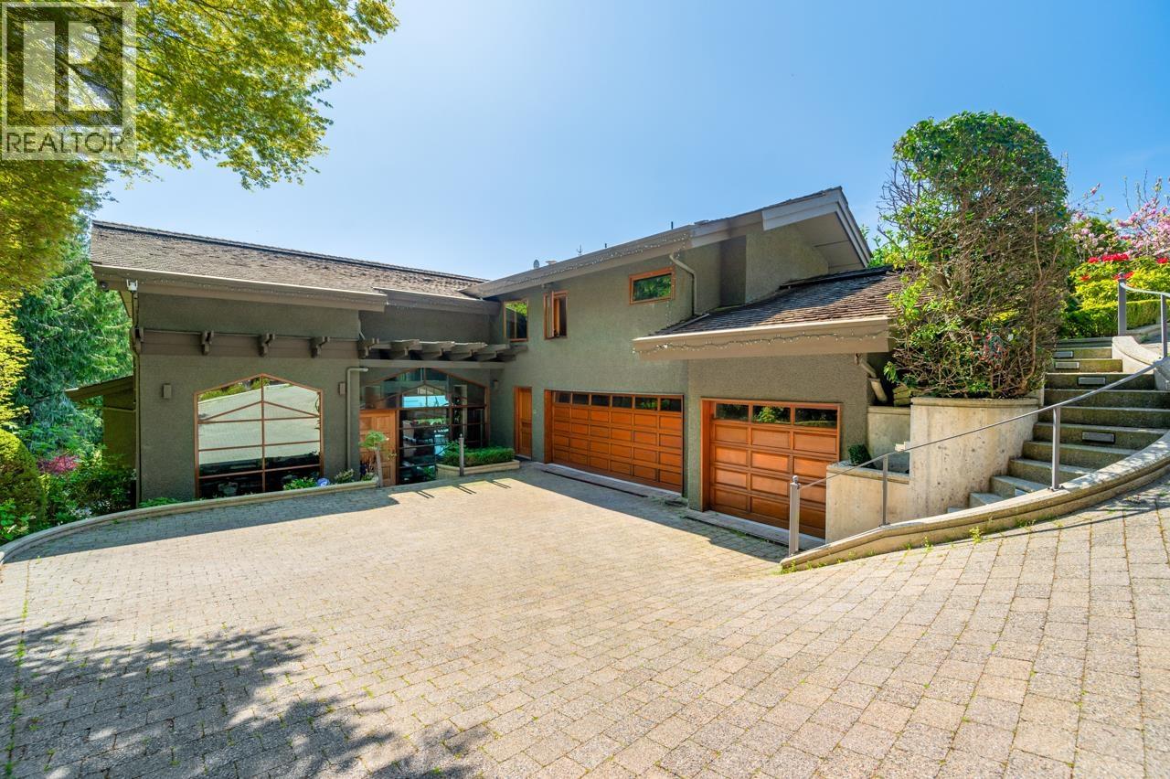 1626 PINECREST DRIVE, West Vancouver