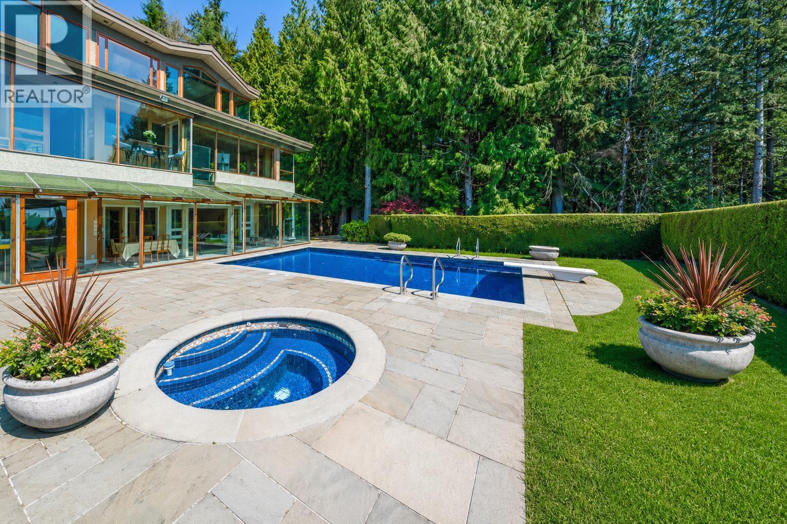 1626 PINECREST DRIVE, West Vancouver