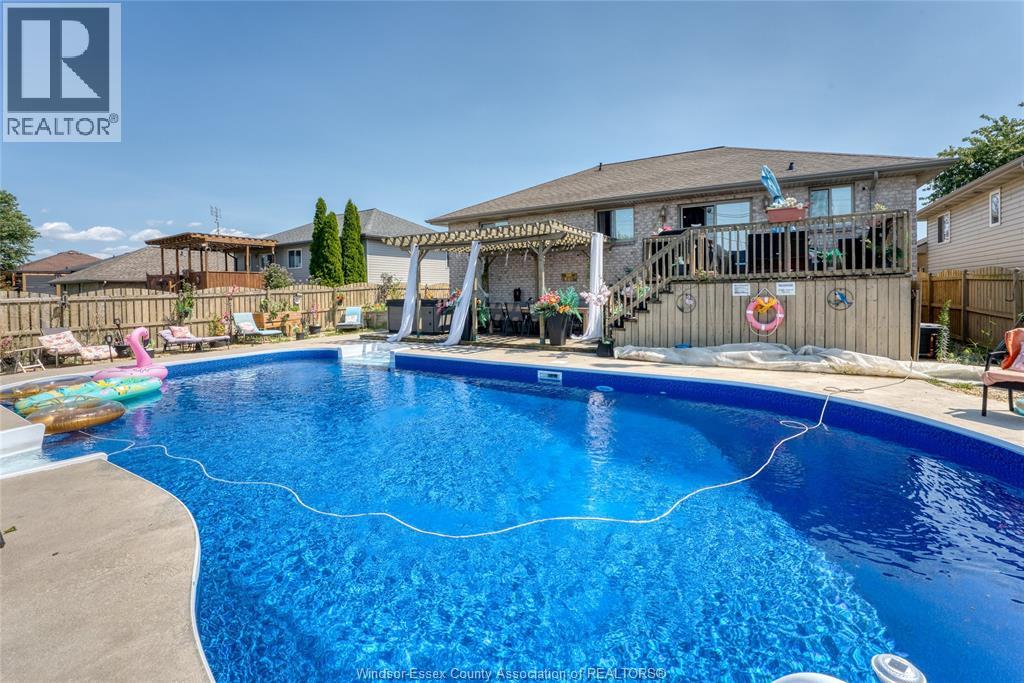 24 HOMESTEAD DRIVE - 35