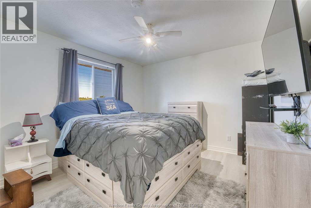 24 HOMESTEAD DRIVE - 11