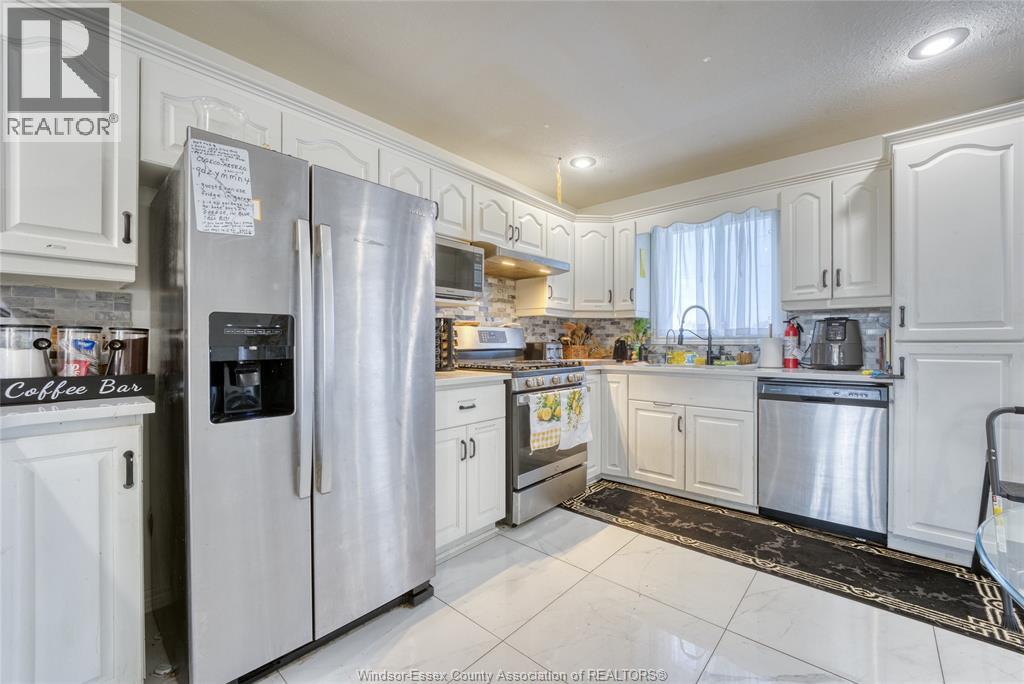 24 HOMESTEAD DRIVE - 12