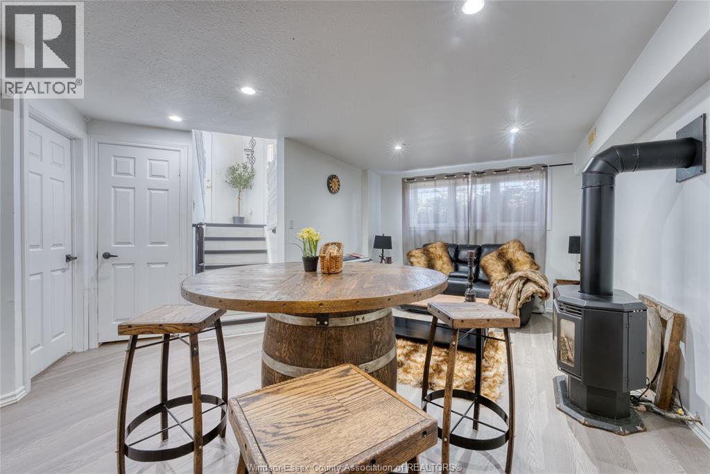 24 HOMESTEAD DRIVE - 21