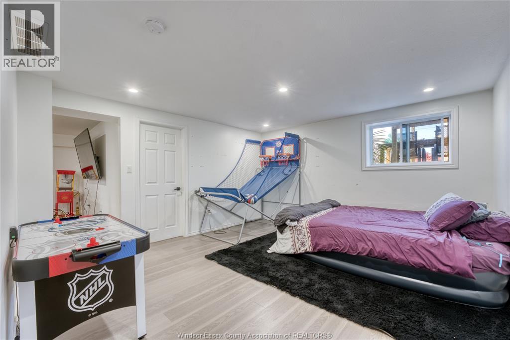 24 HOMESTEAD DRIVE - 23