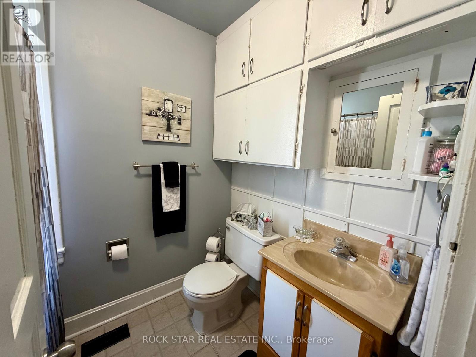 135 SHERWOOD DRIVE - Image 20