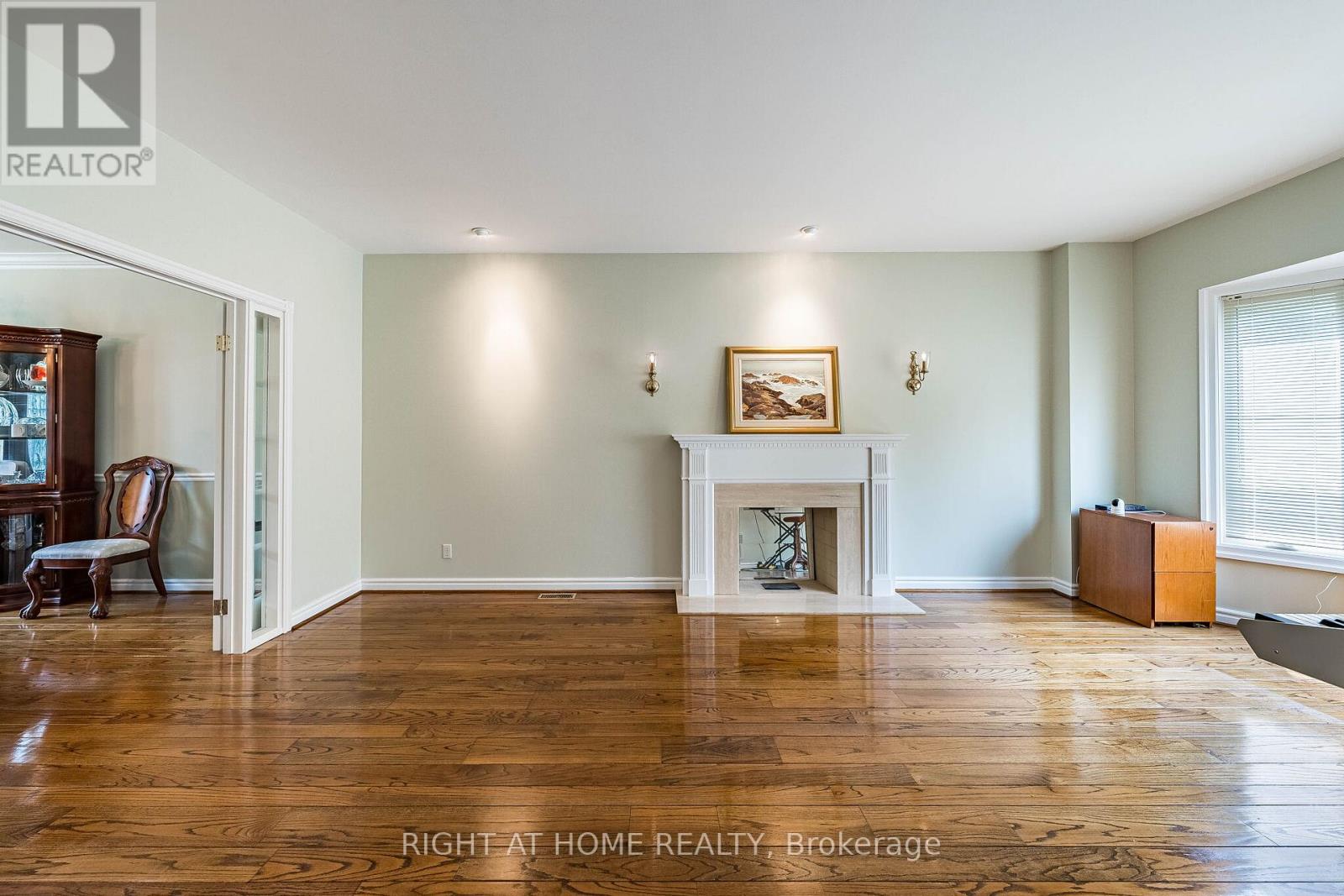 9 GLENRIDGE DRIVE - 11
