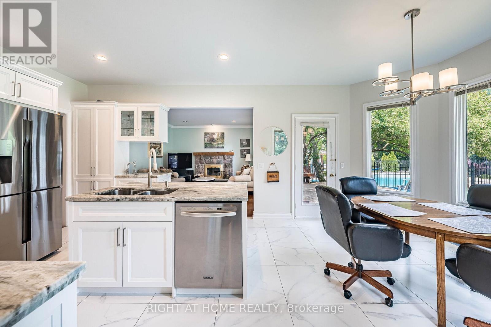 9 GLENRIDGE DRIVE - 17