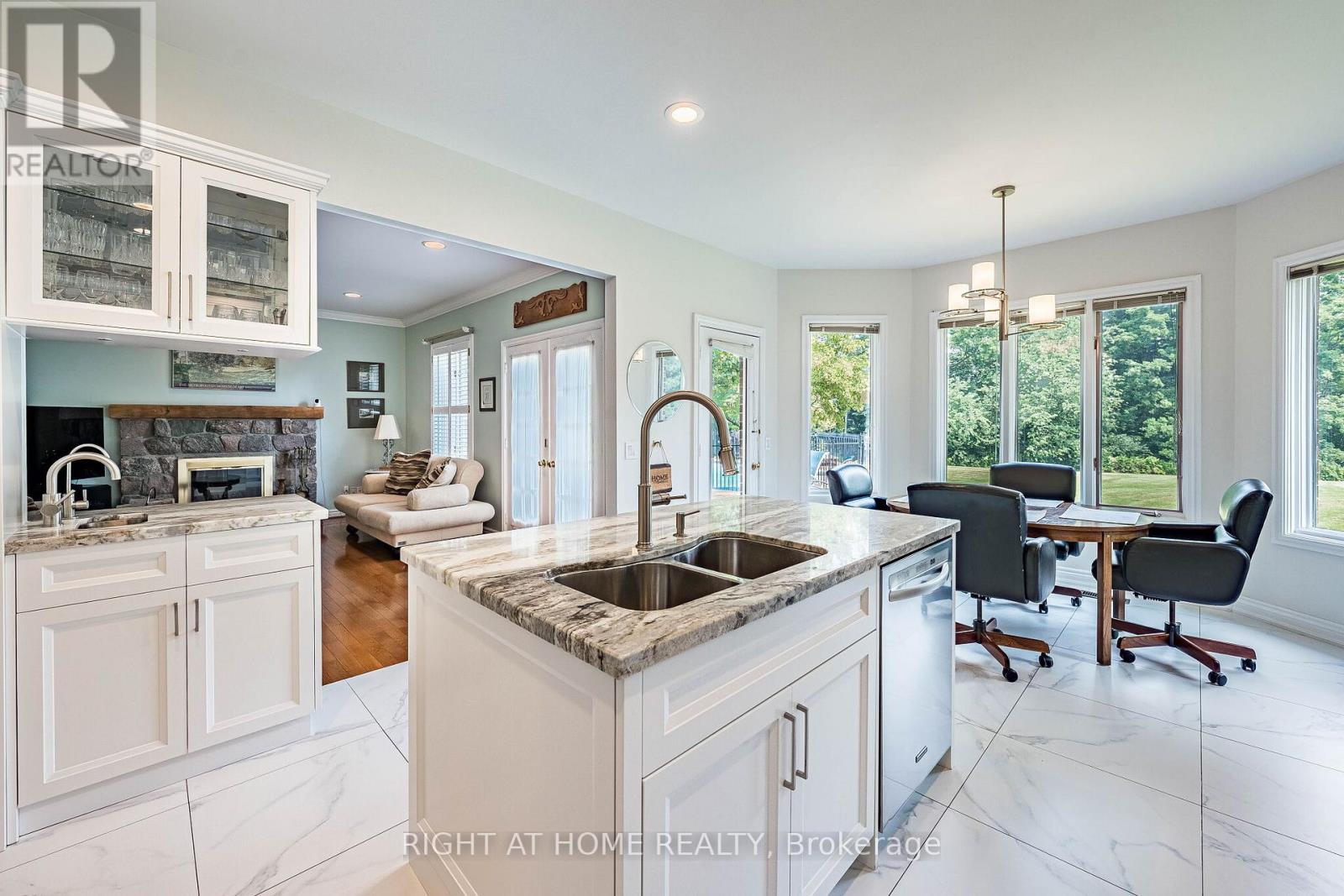 9 GLENRIDGE DRIVE - 18