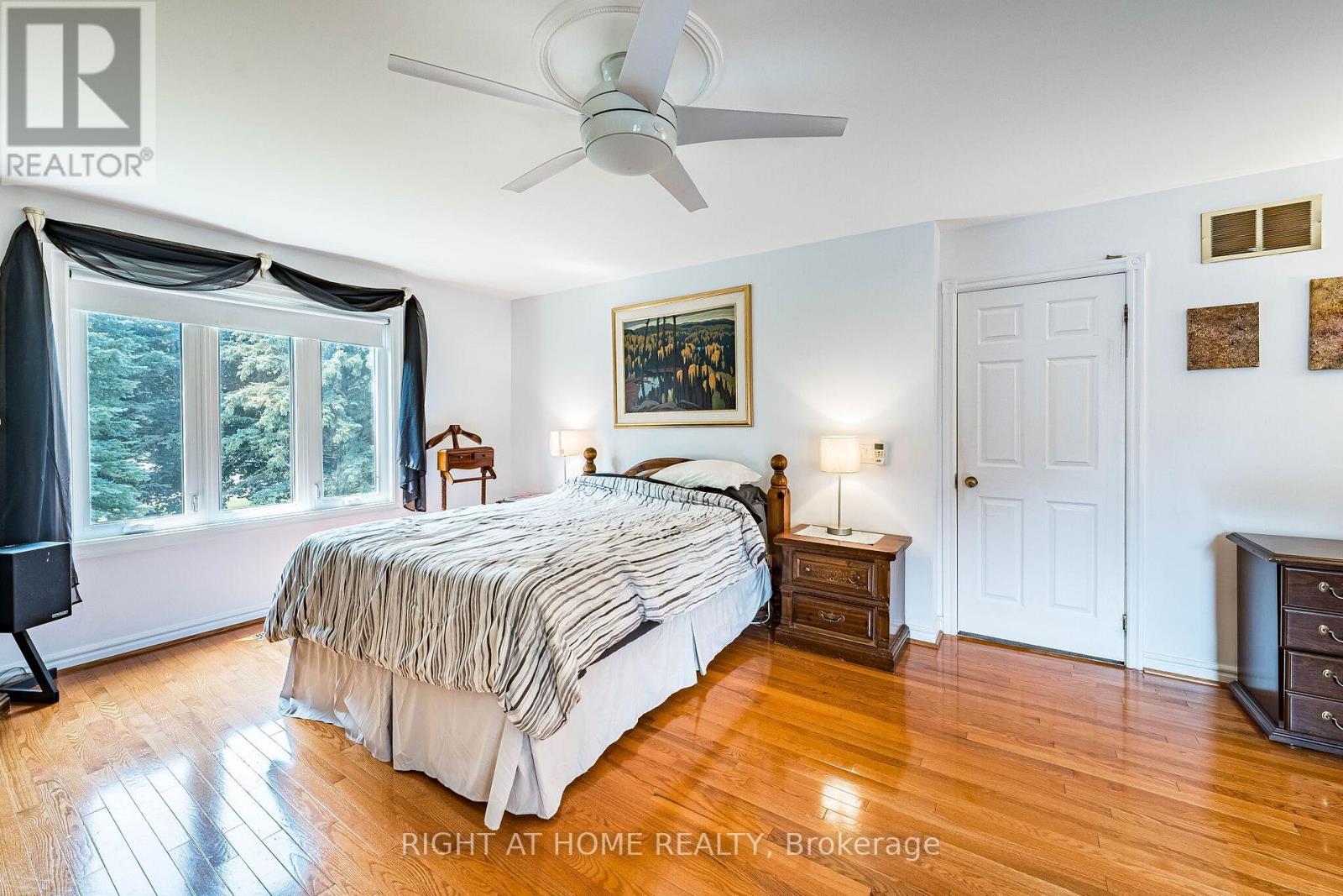 9 GLENRIDGE DRIVE - 24
