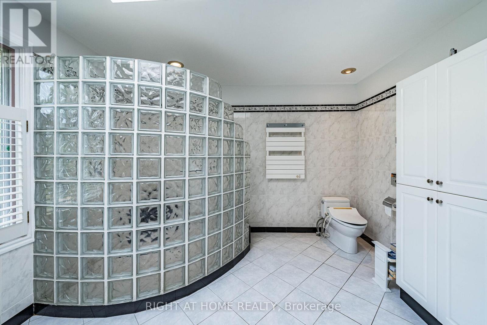 9 GLENRIDGE DRIVE - 27