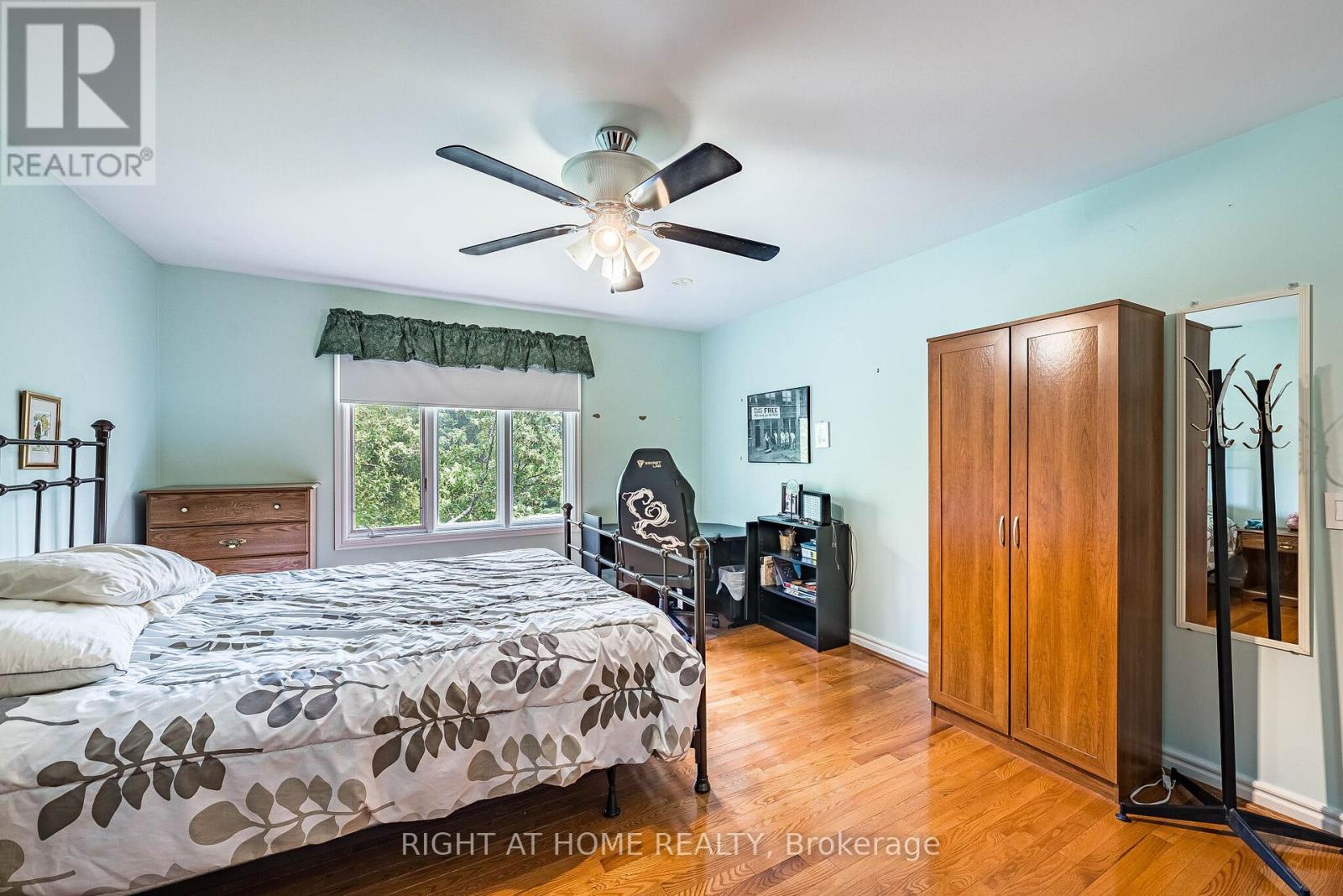 9 GLENRIDGE DRIVE - 29