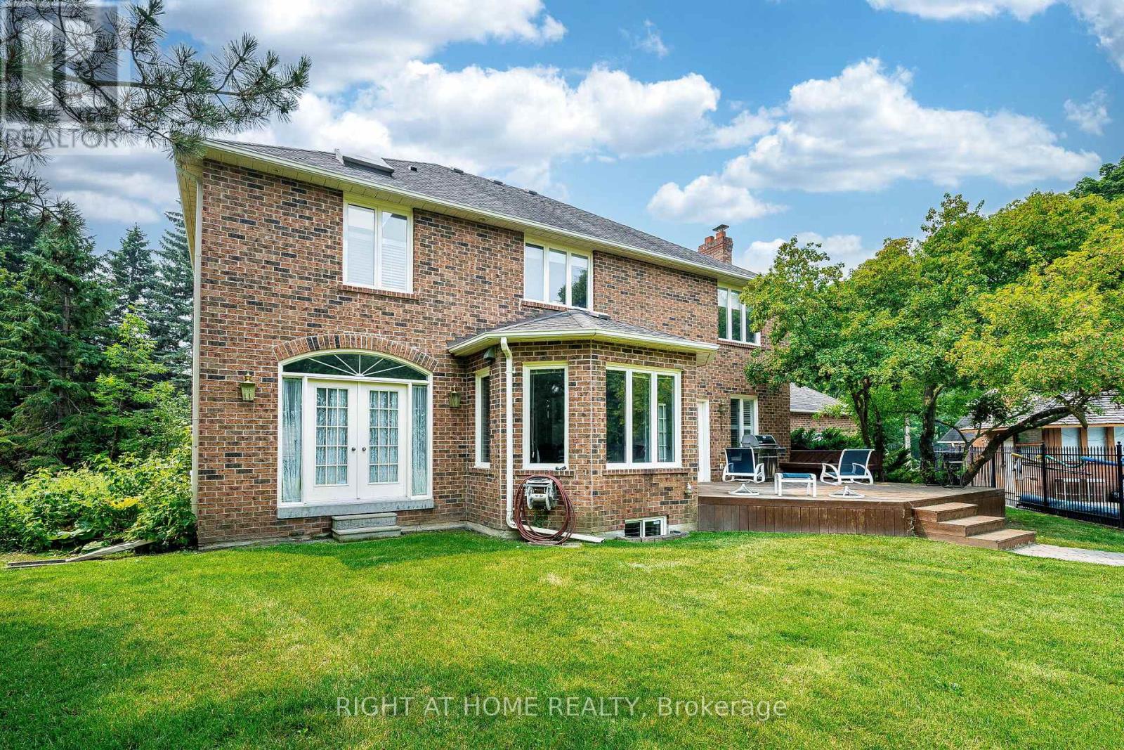 9 GLENRIDGE DRIVE - 34