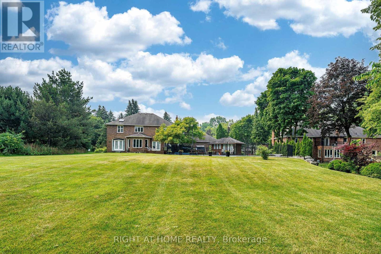 9 GLENRIDGE DRIVE - 37