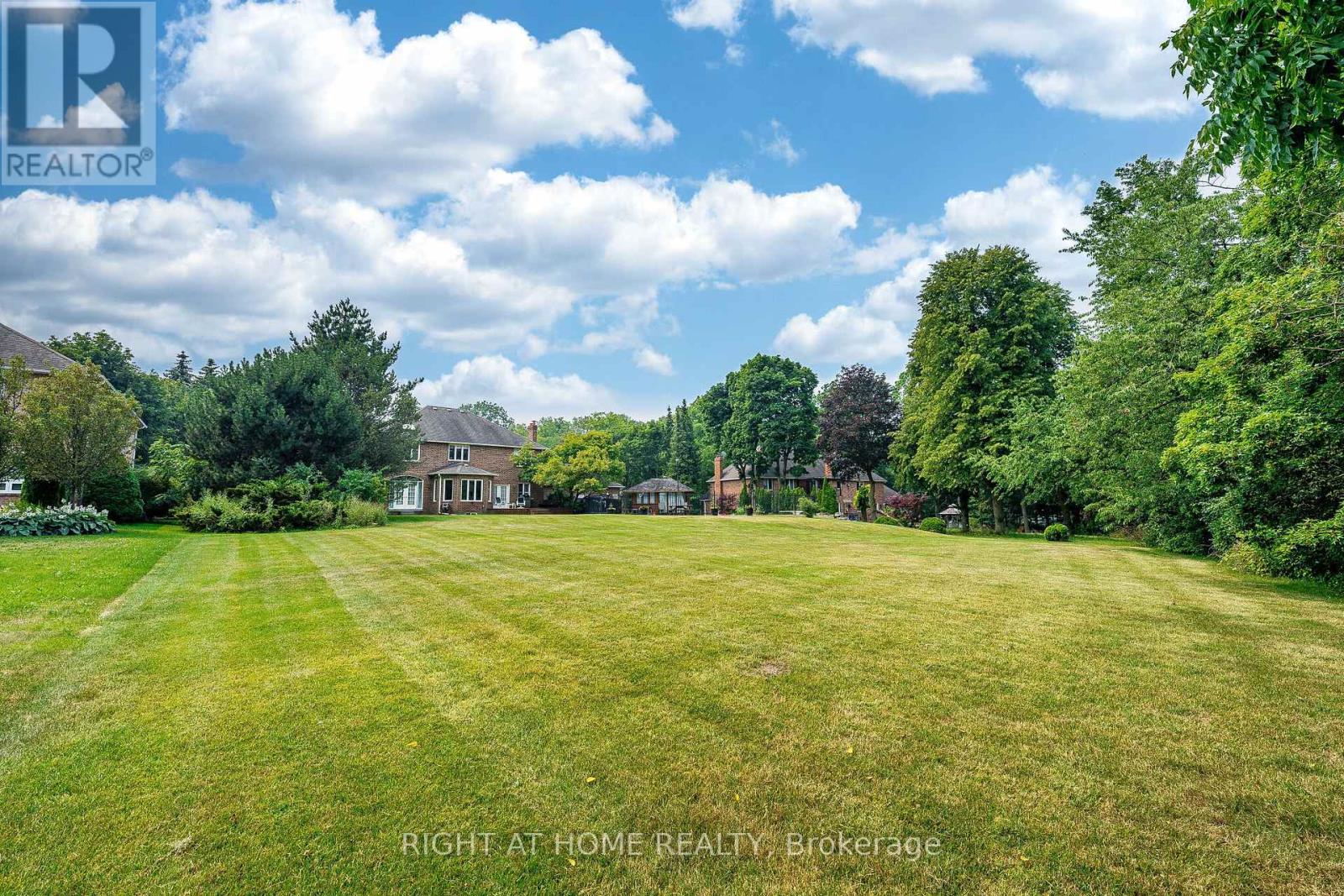 9 GLENRIDGE DRIVE - 39