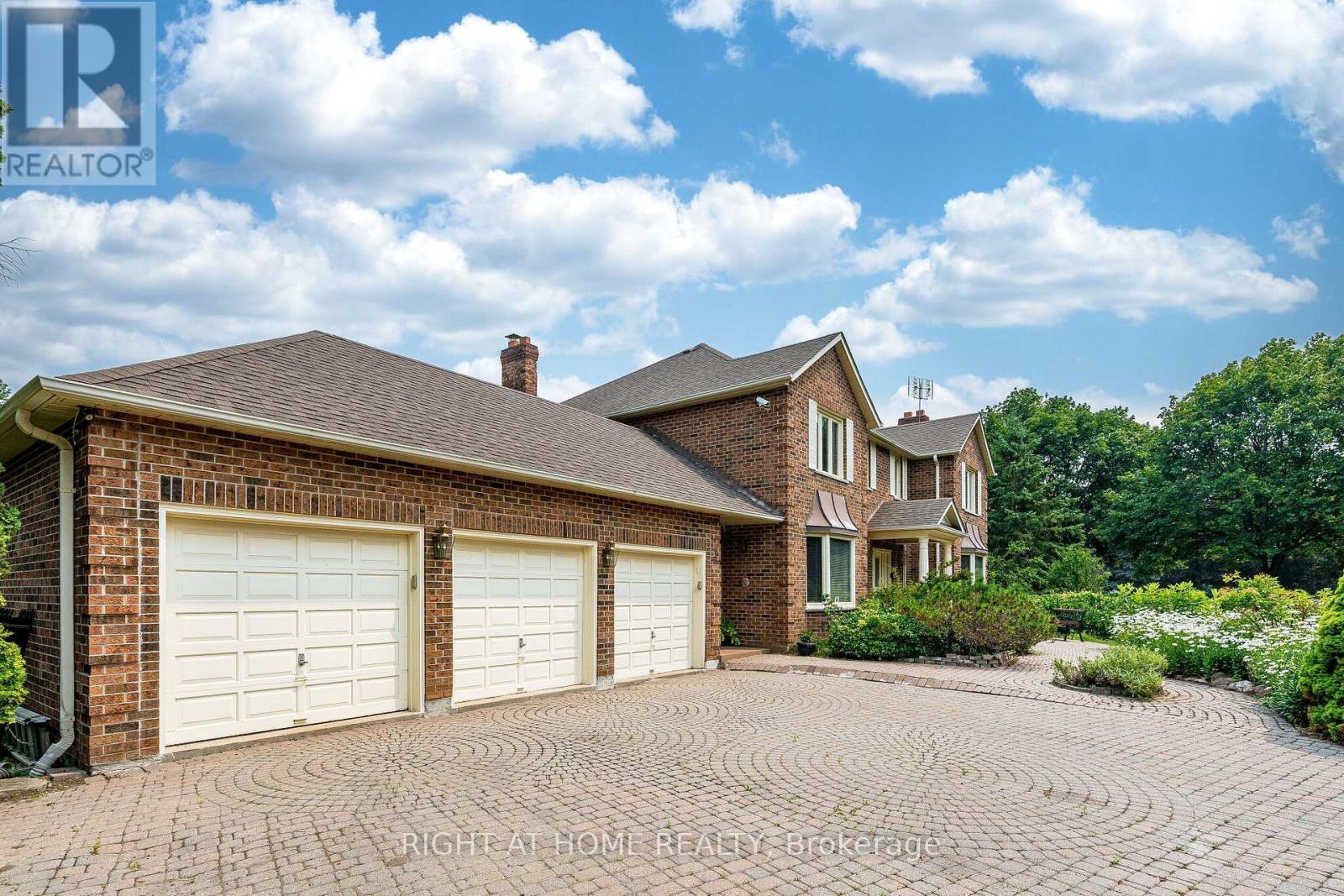 9 GLENRIDGE DRIVE - 6