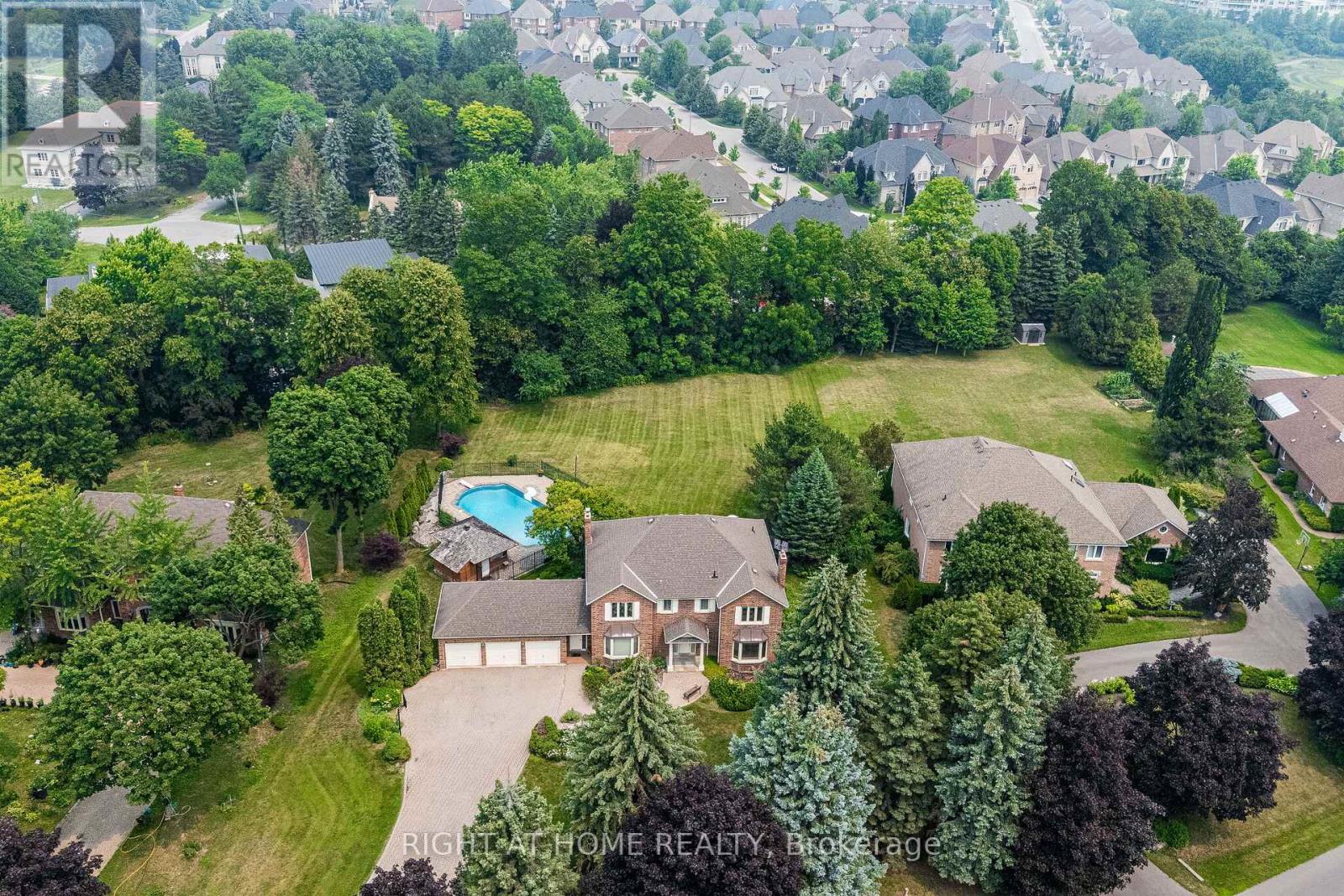 9 GLENRIDGE DRIVE - 7