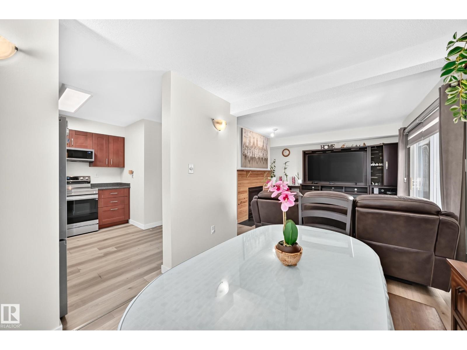 #22 3812 20 AV NW - Image 13