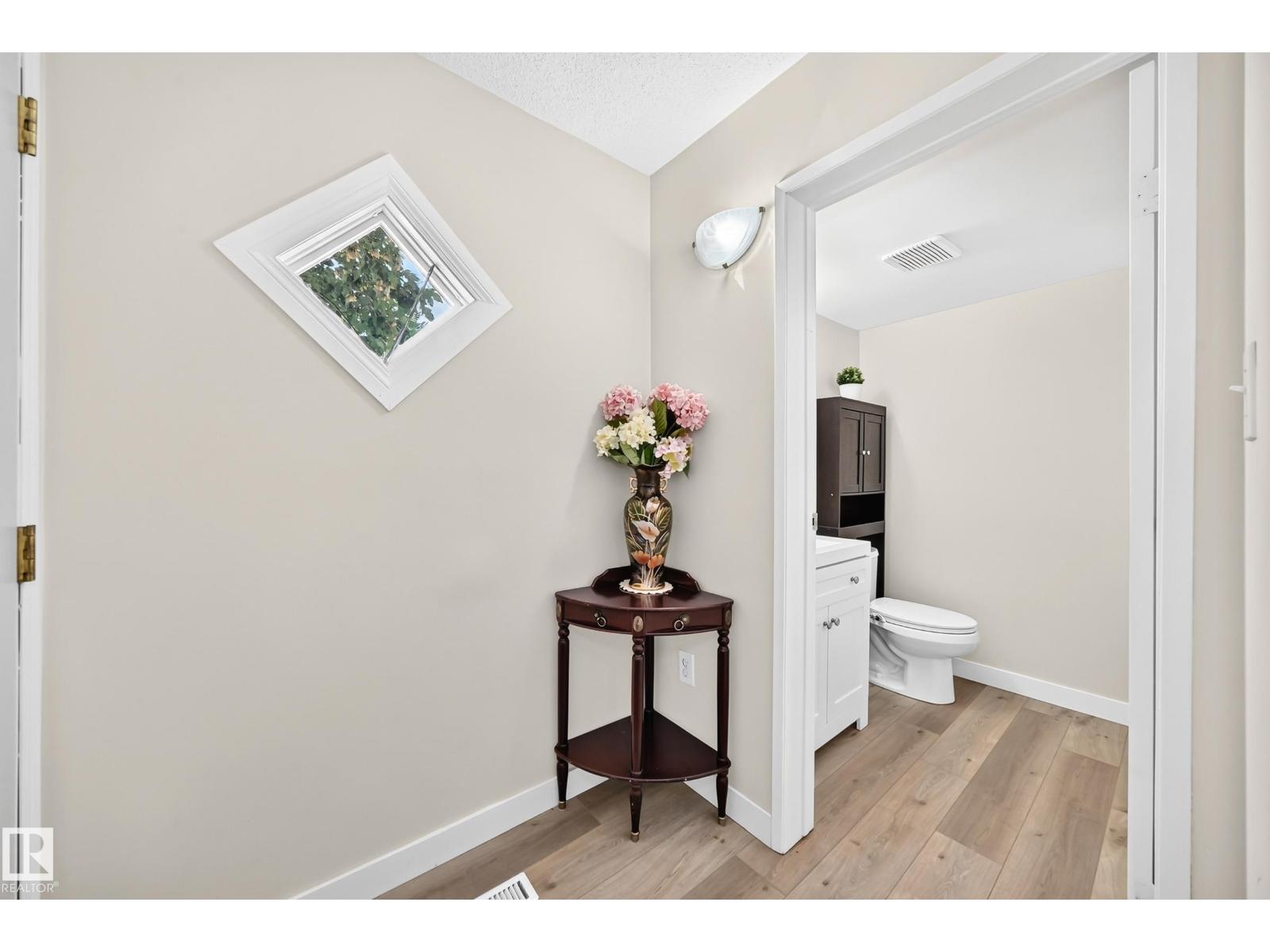 #22 3812 20 AV NW - Image 18
