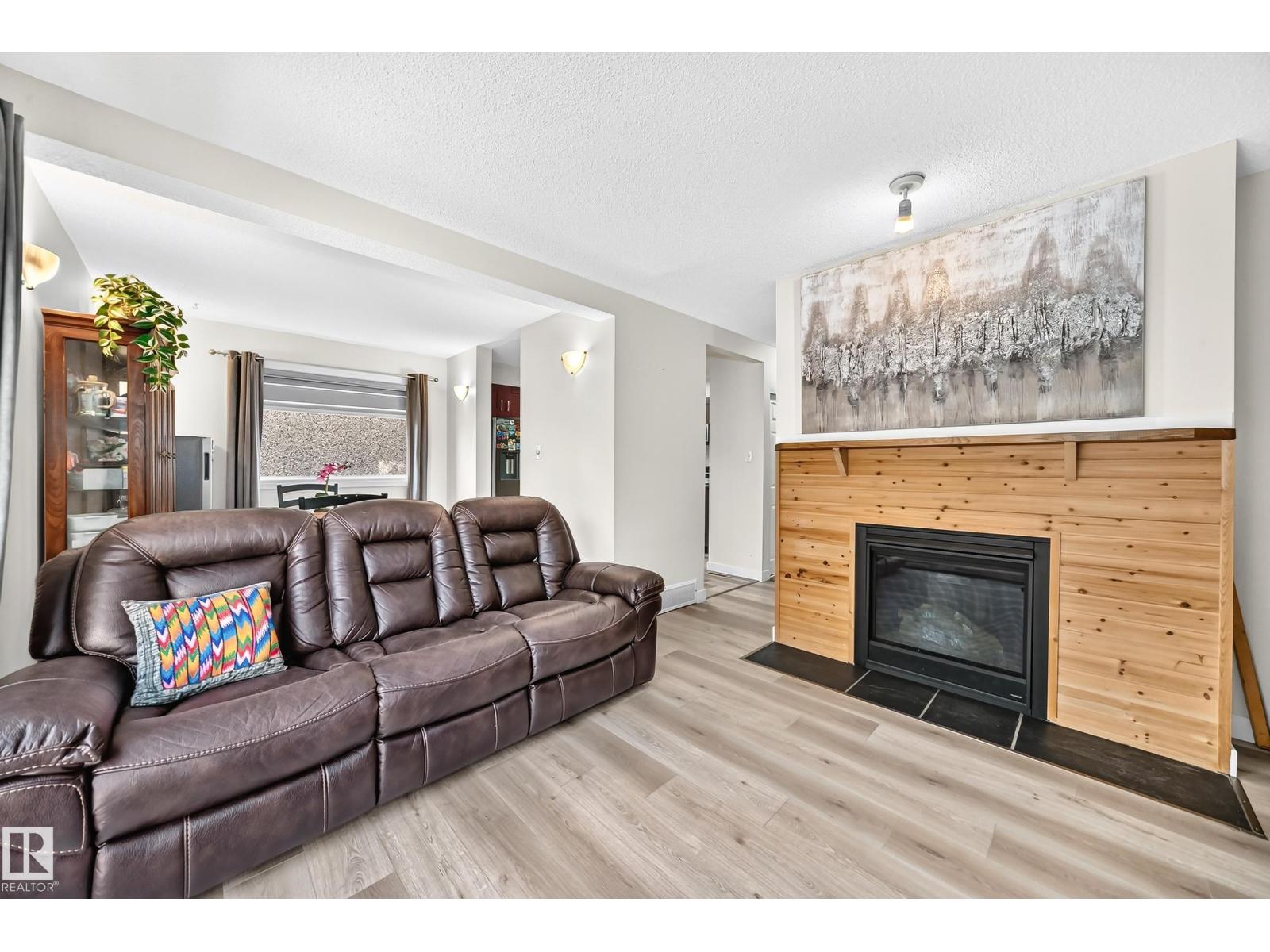 #22 3812 20 AV NW - Image 16