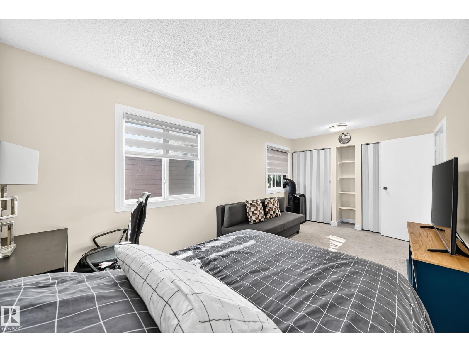 #22 3812 20 AV NW - Image 23