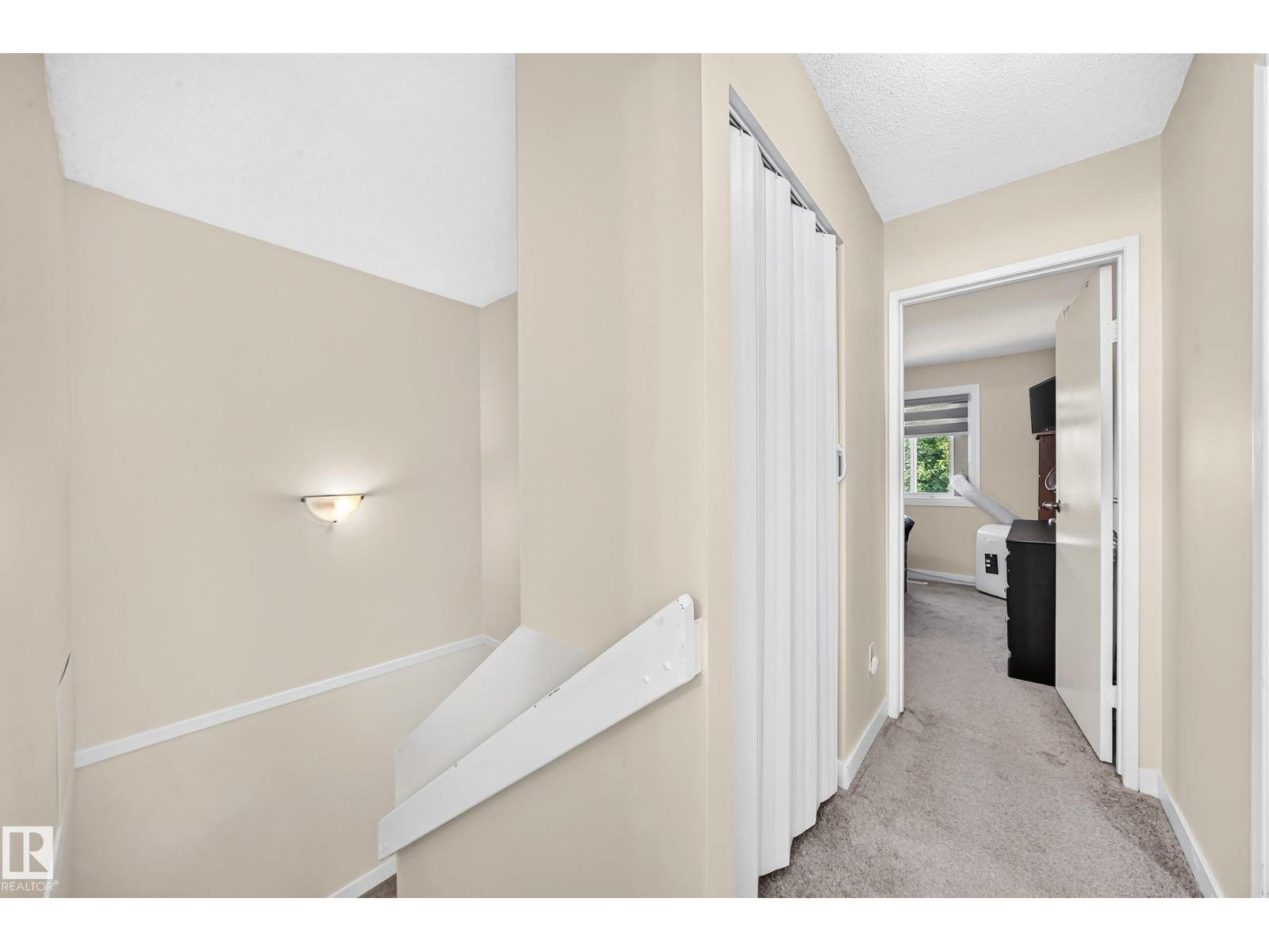 #22 3812 20 AV NW - Image 27