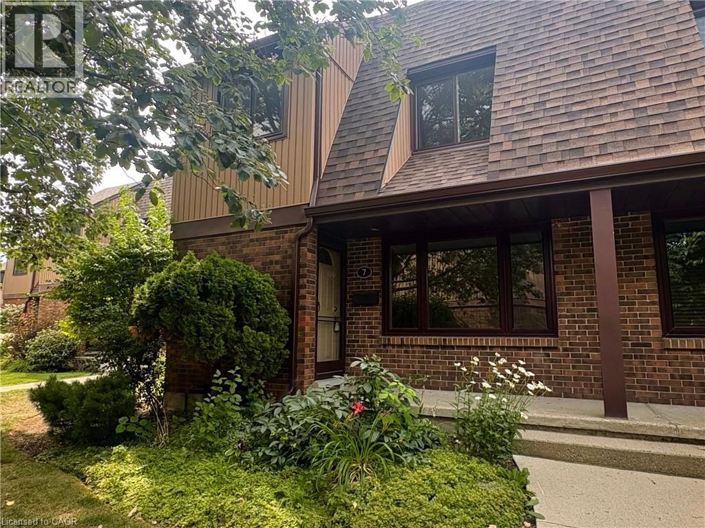 279 SANDOWNE Drive Unit# 7 — photo 1