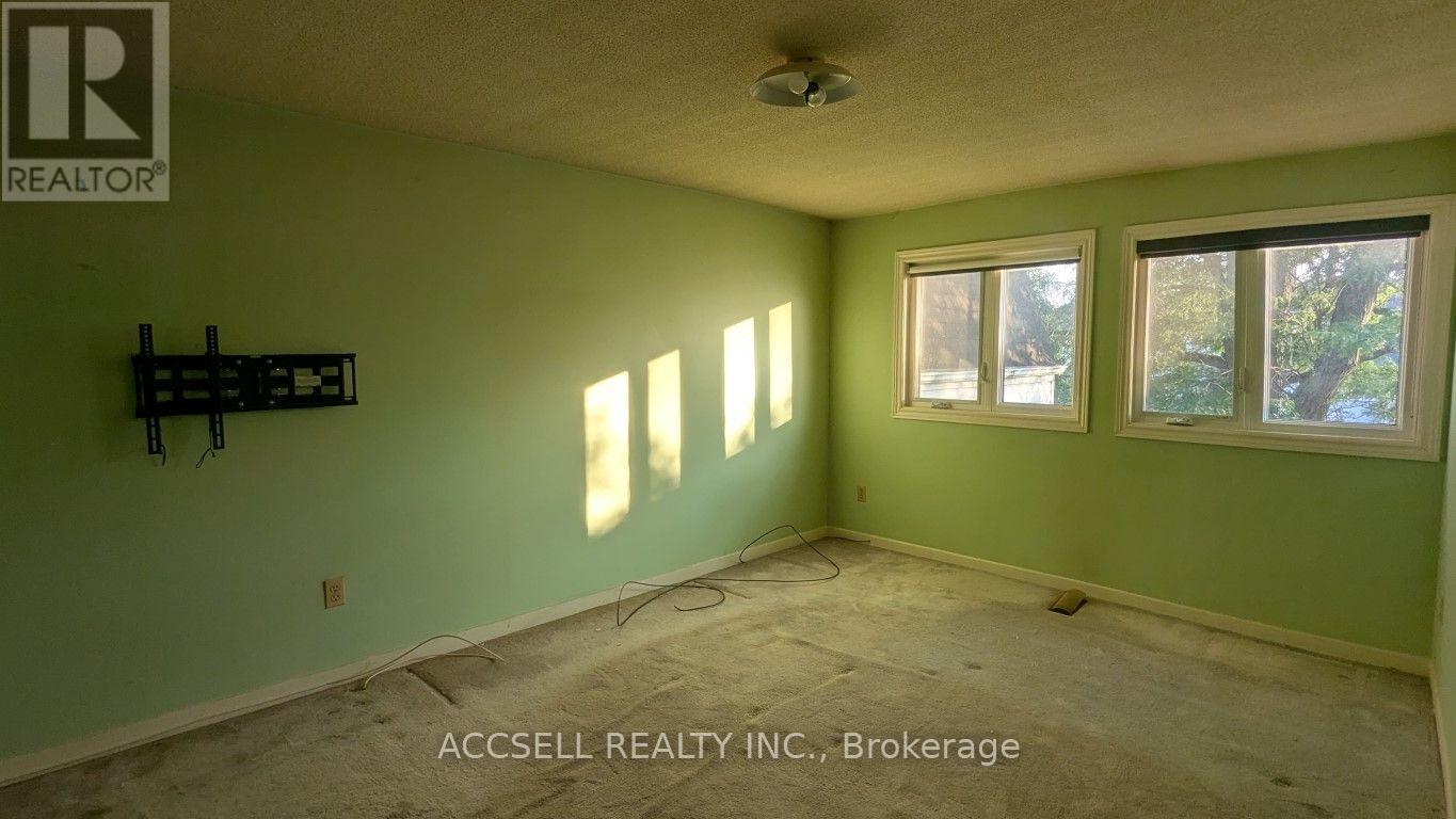 135 PLACENTIA BOULEVARD - 16