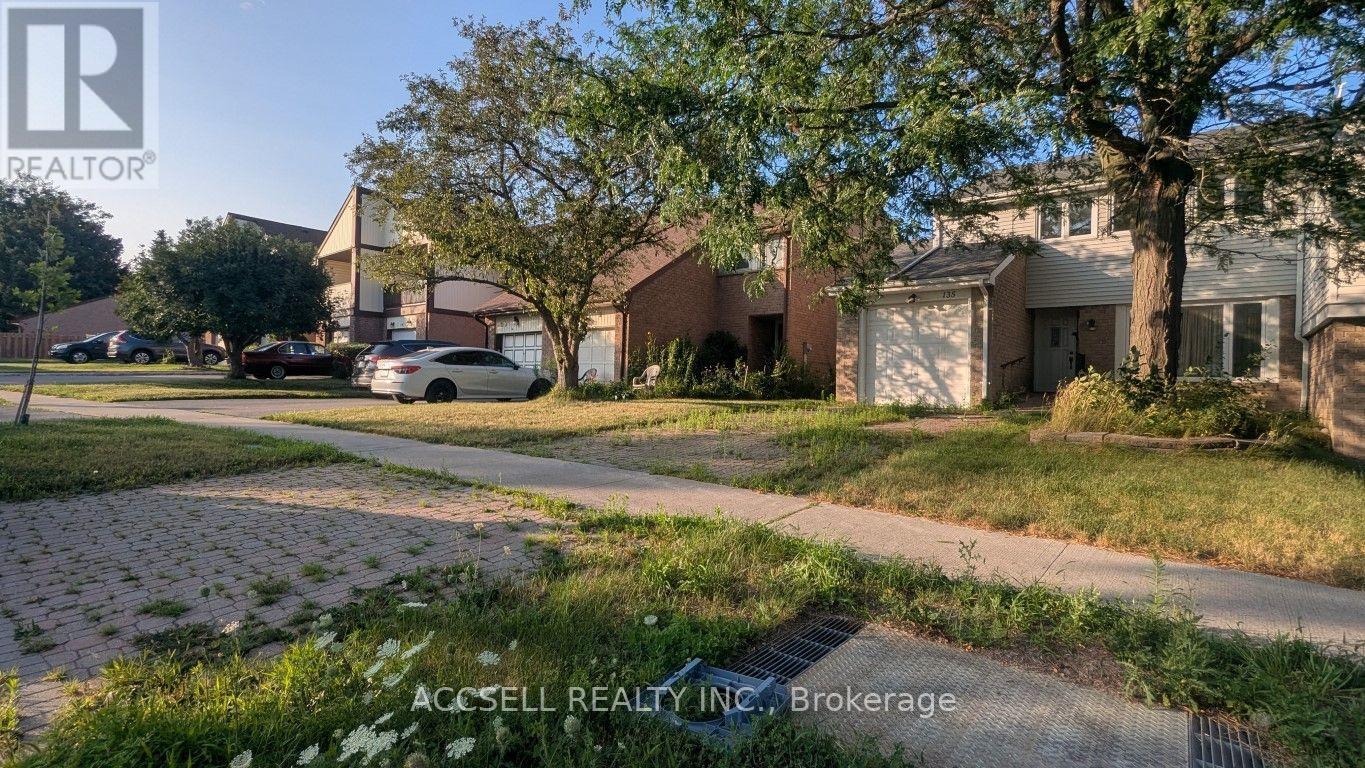 135 PLACENTIA BOULEVARD - 3
