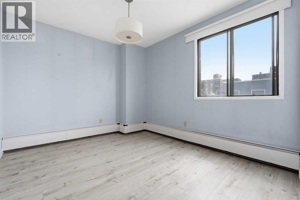 523 15 Avenue Southwest - Photo 18