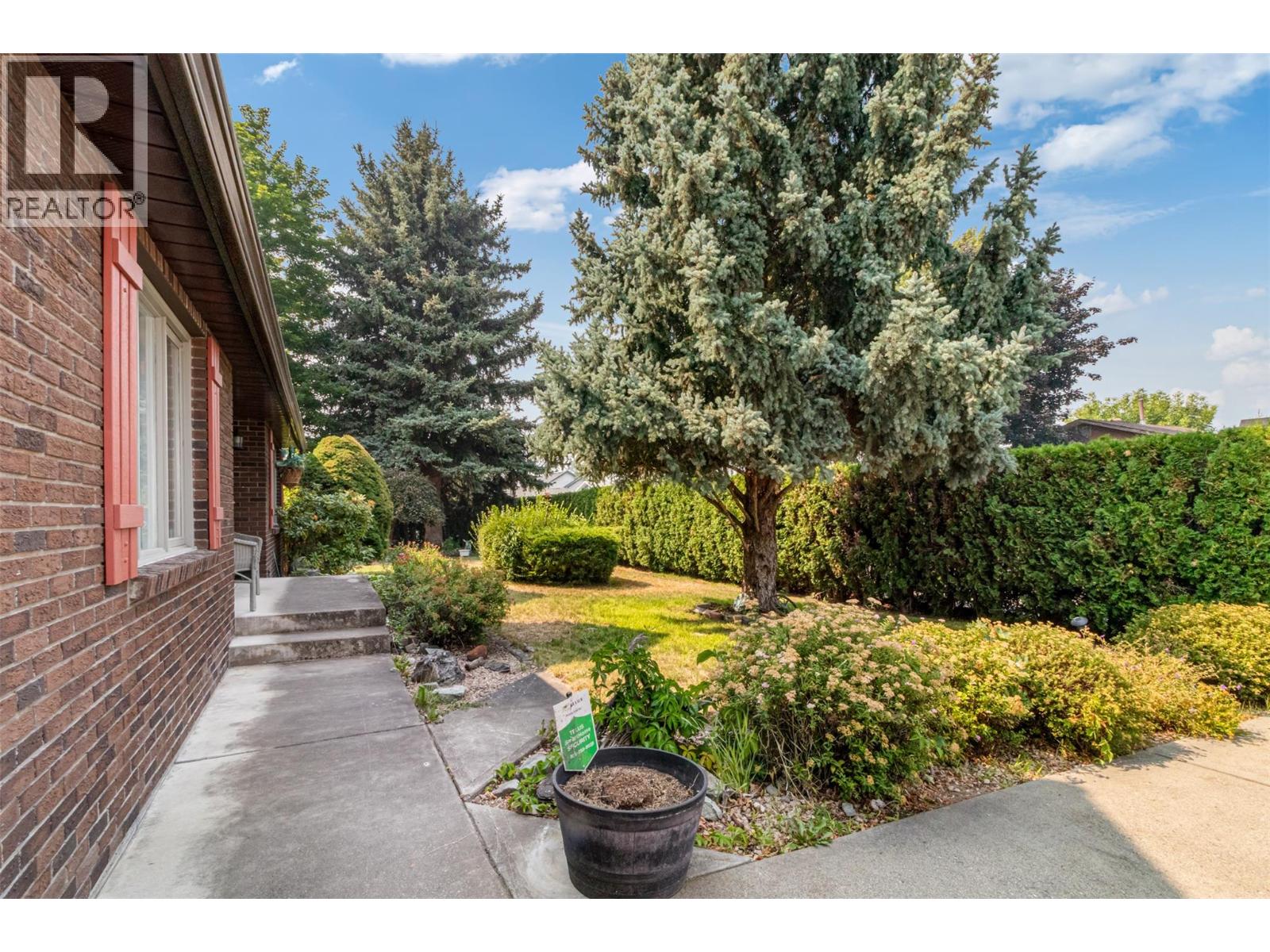 685 Stetson Court, Kelowna