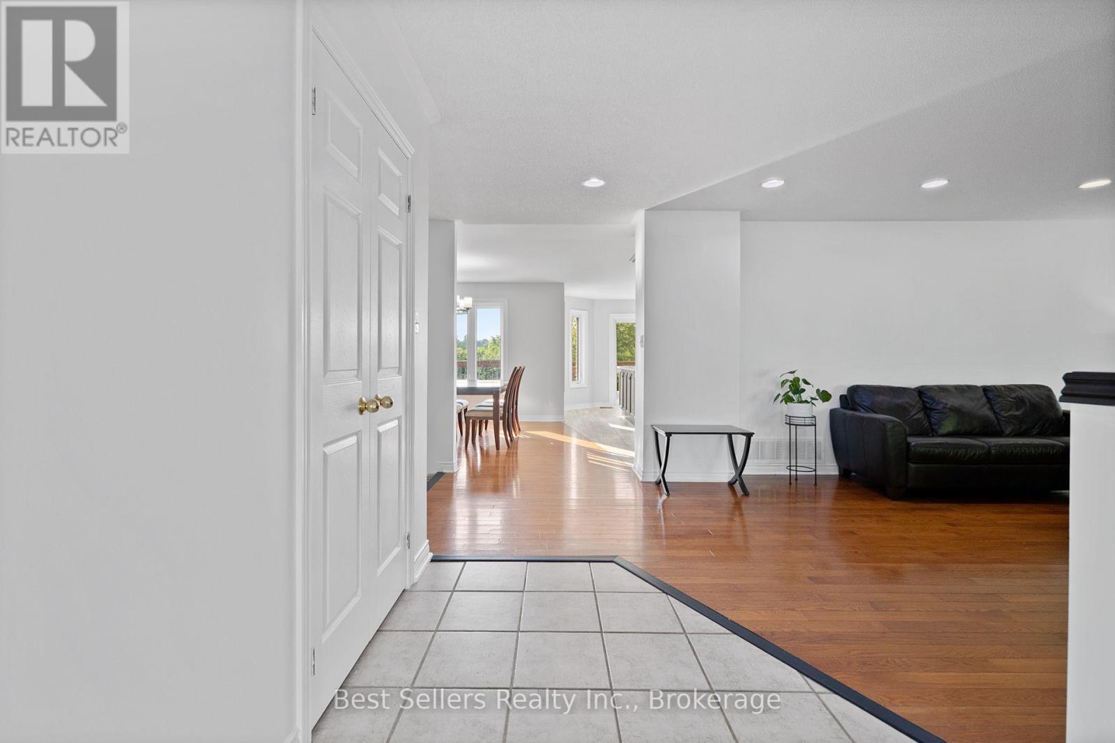 14 Pioneer Ridge Court, Essa, ON photo 11