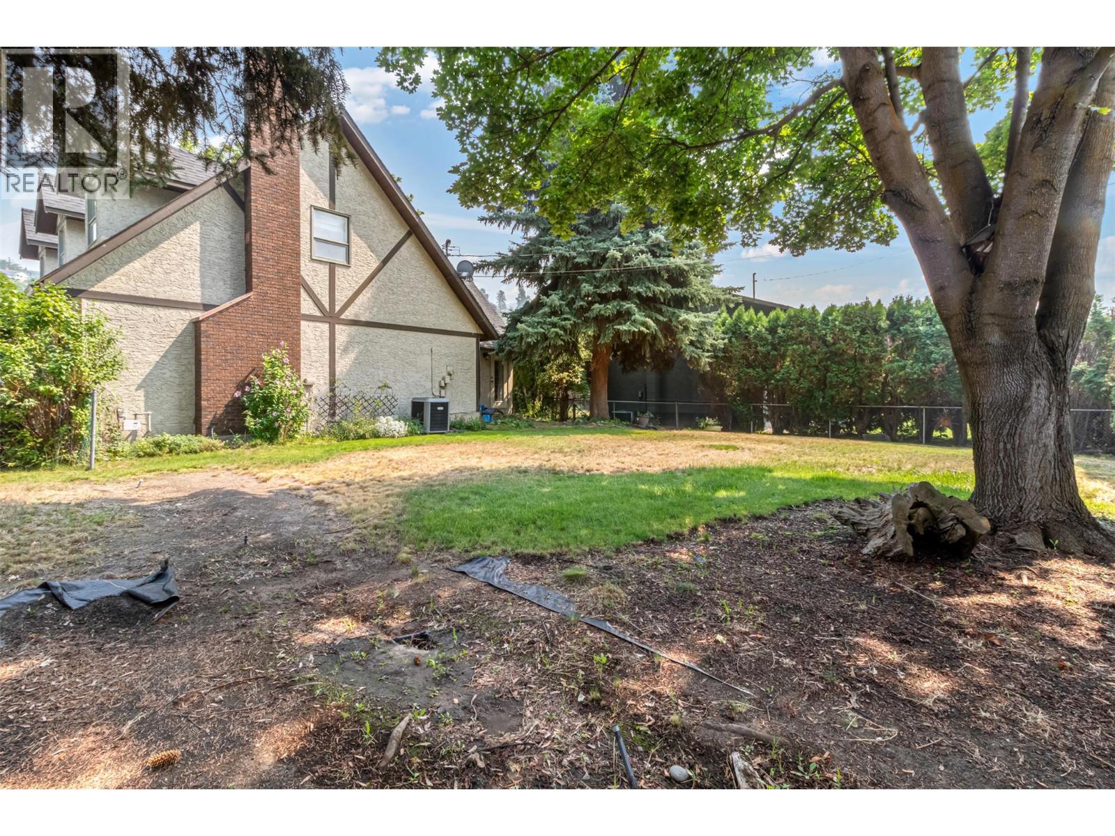 685 Stetson Court, Kelowna