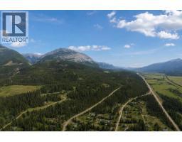 1260 Whitetail Drive, Golden, BC V0A1H7 Photo 8