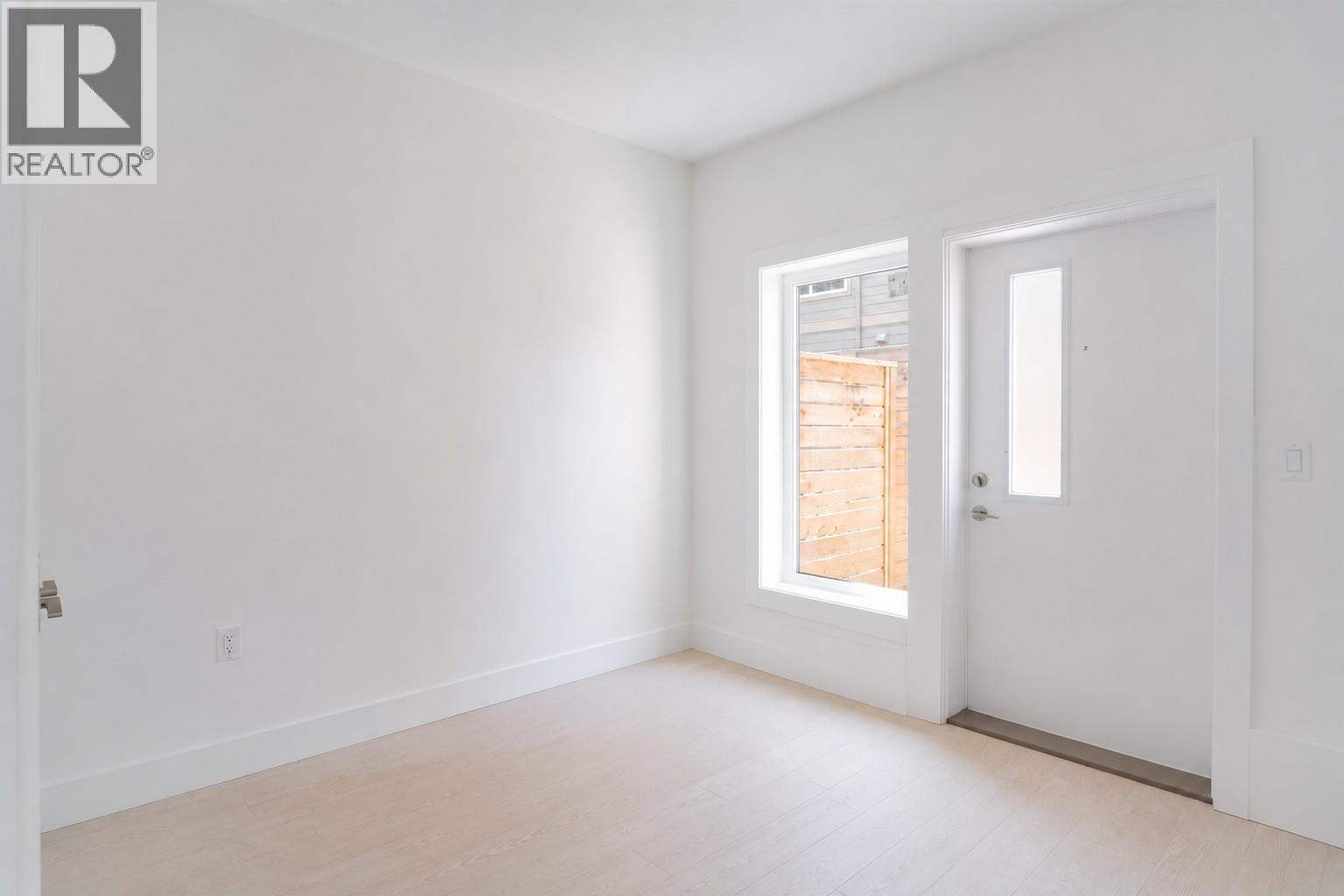 #7 235 Taylor Road - 4