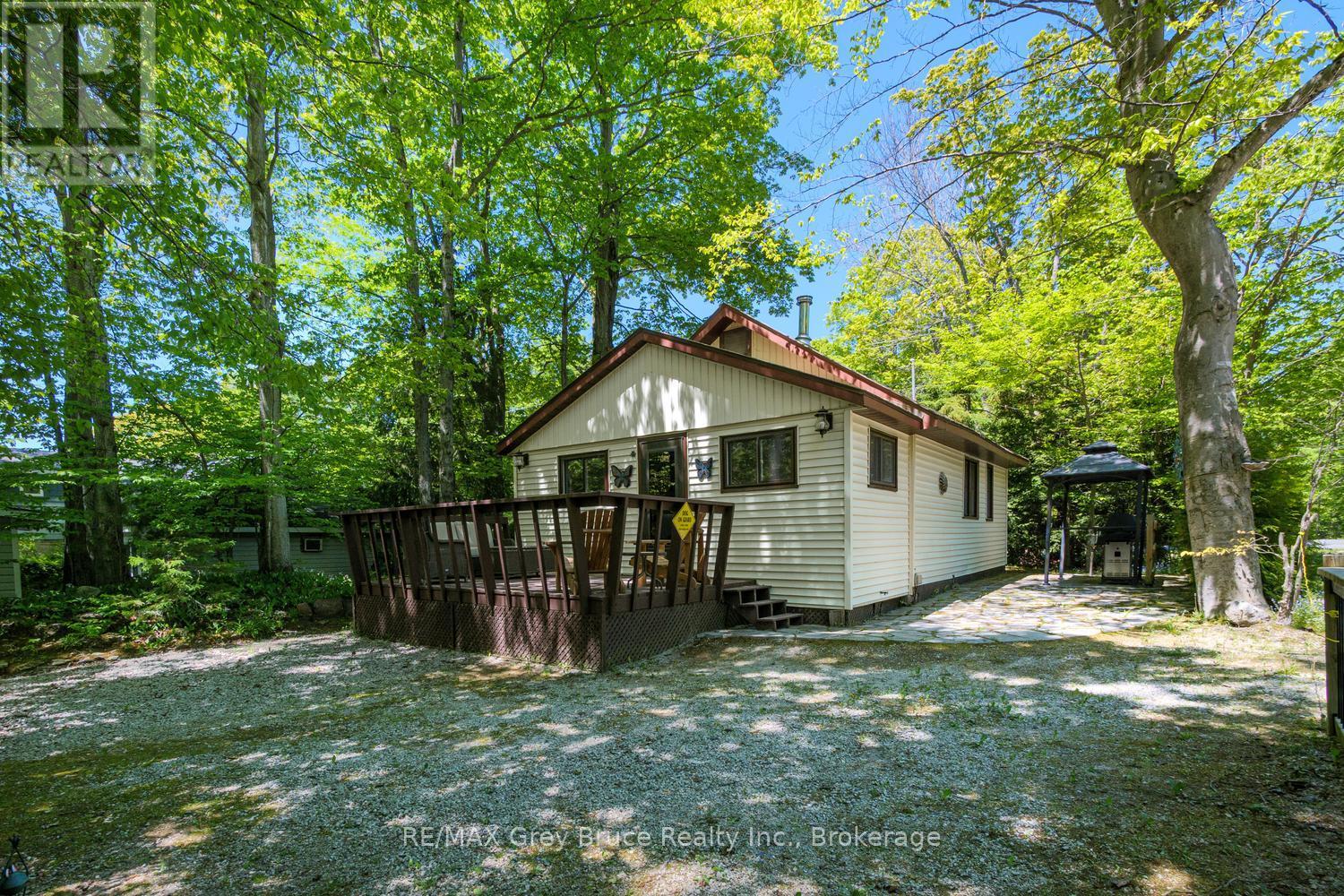 112 SYMON AVENUE - 3