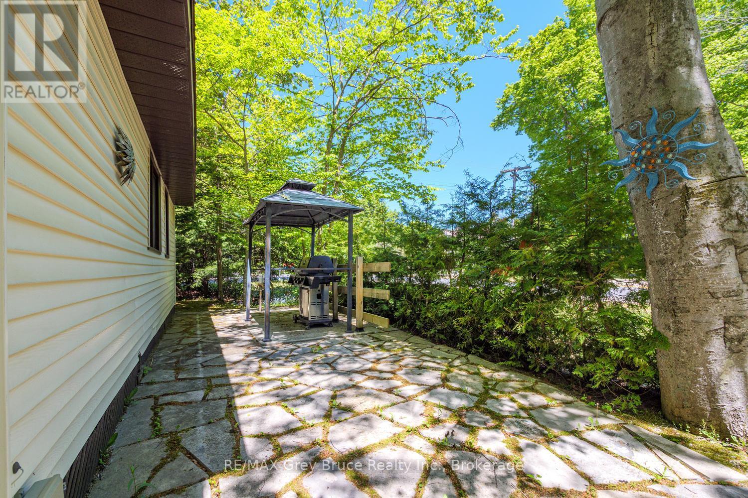 112 SYMON AVENUE - Image 32