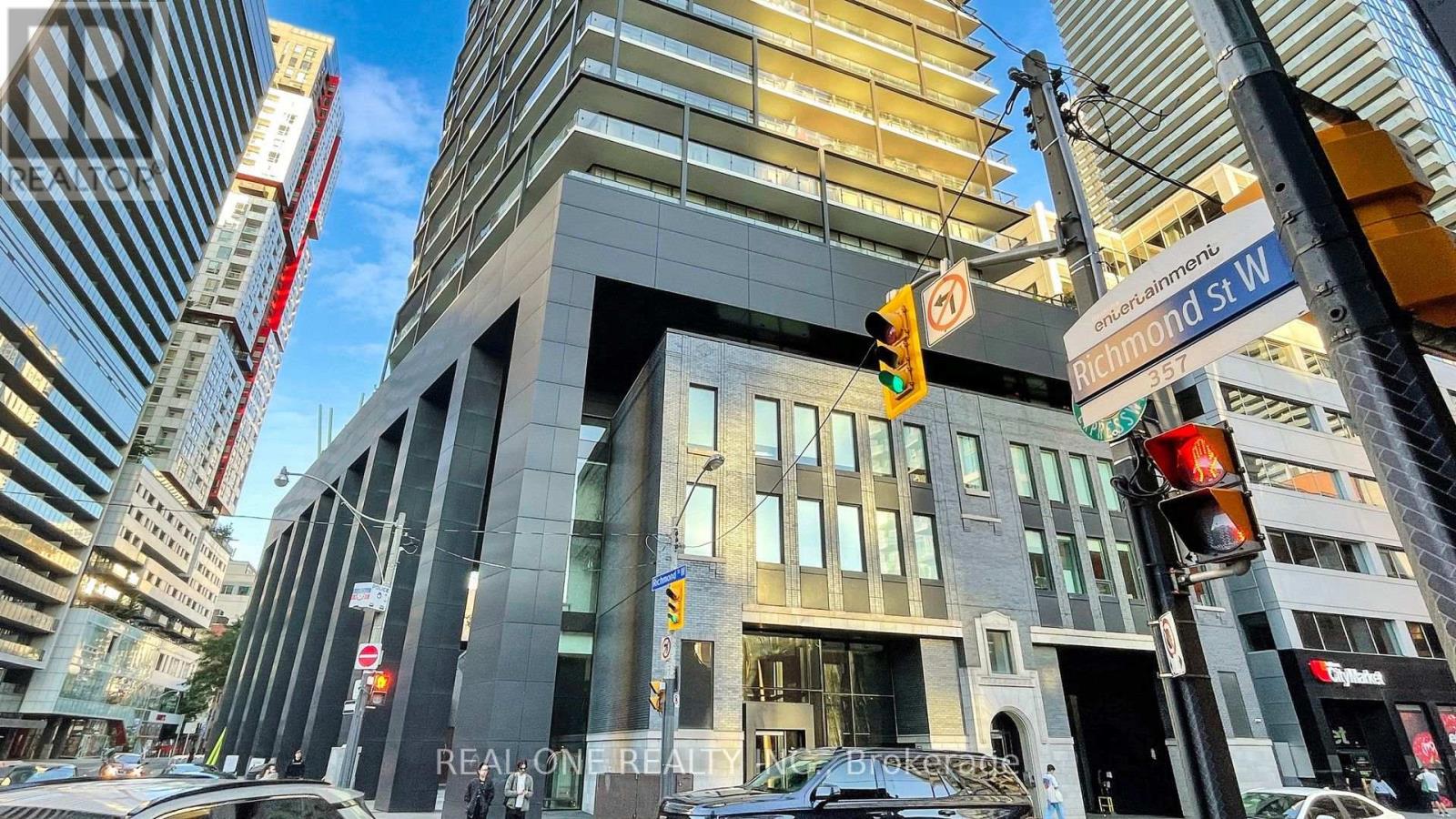 #3409 125 PETER STREET - 1