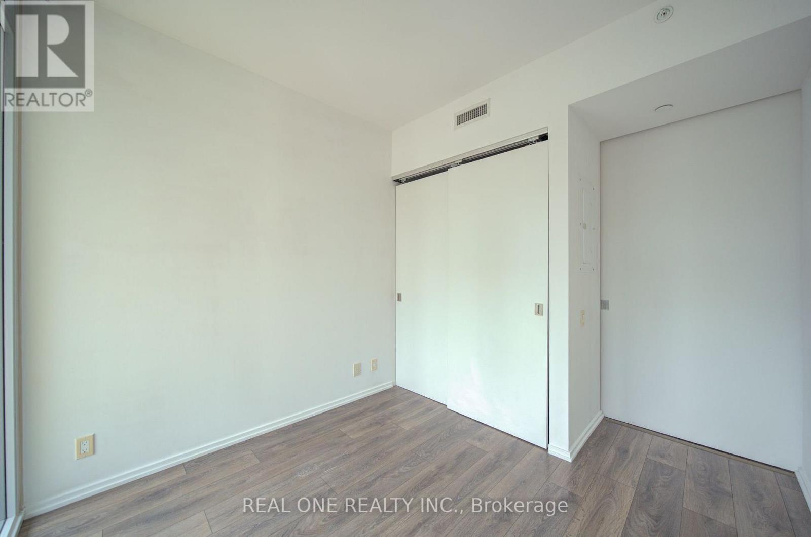 #3409 125 PETER STREET - 16