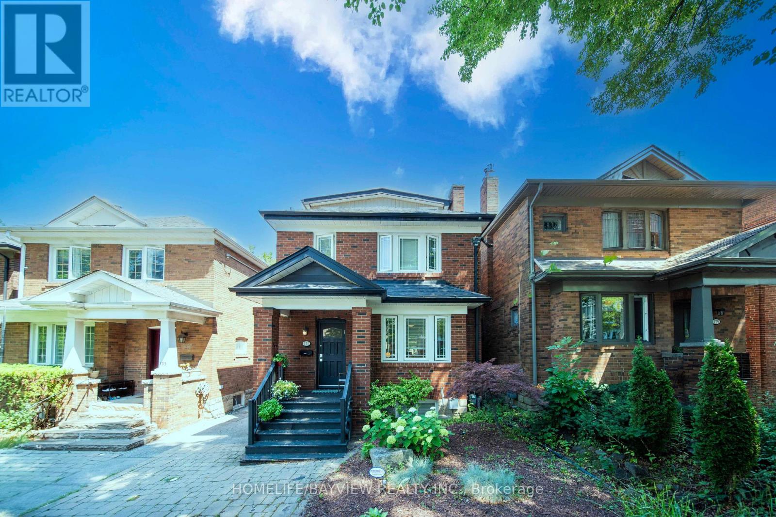 Photo of 131 Heddington Avenue