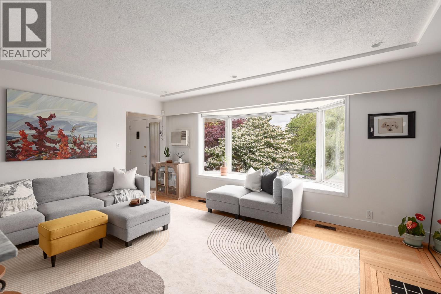 513 GARRETT STREET, New Westminster
