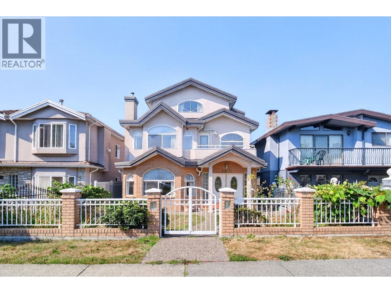 3423 E 24TH AVENUE, Vancouver — photo 2