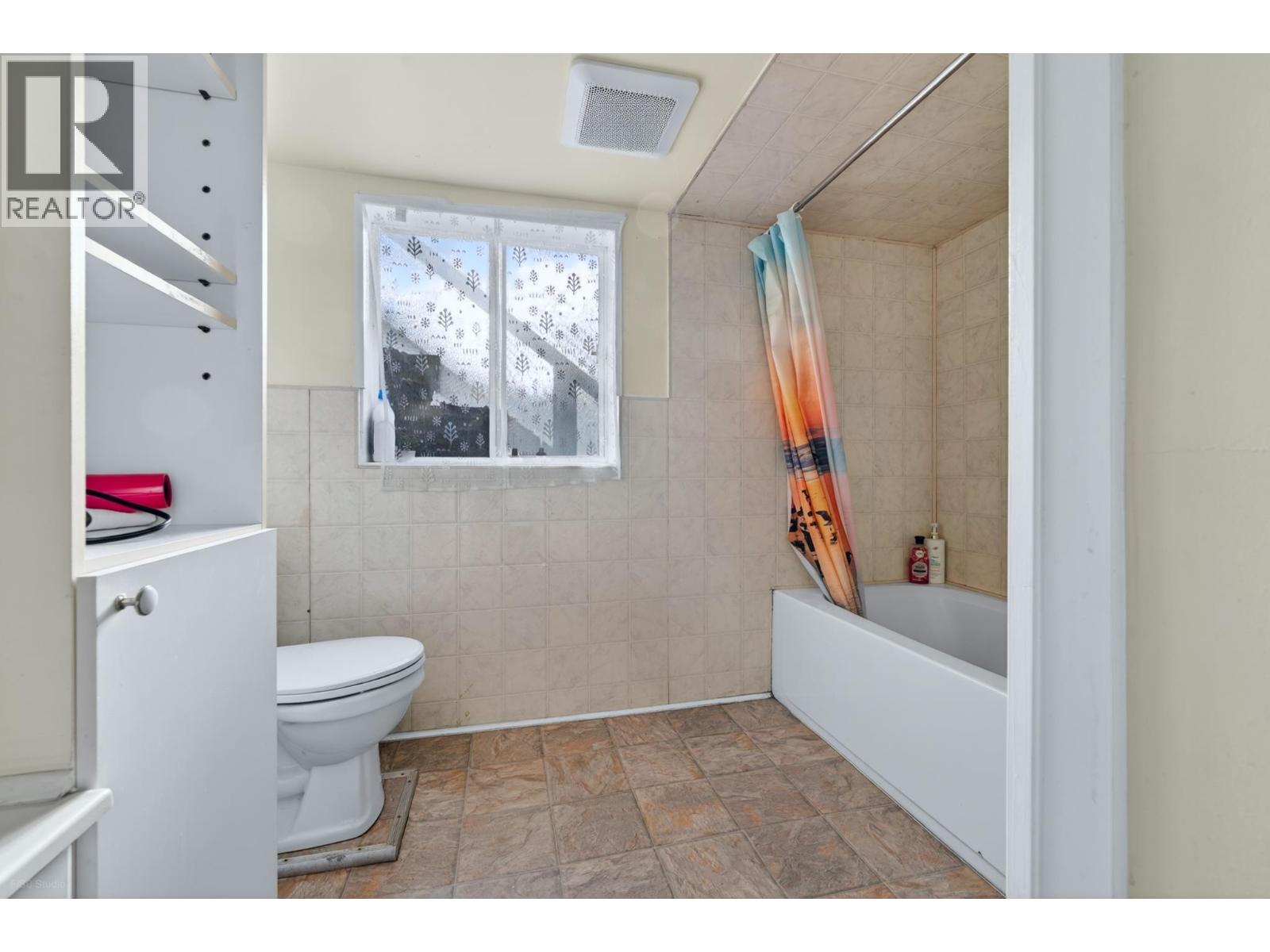6 Bed, 3 Bath House for Sale in Richmond – 9031 NO. 2 ROAD, Richmond – MLS# R3154512 - Image 26