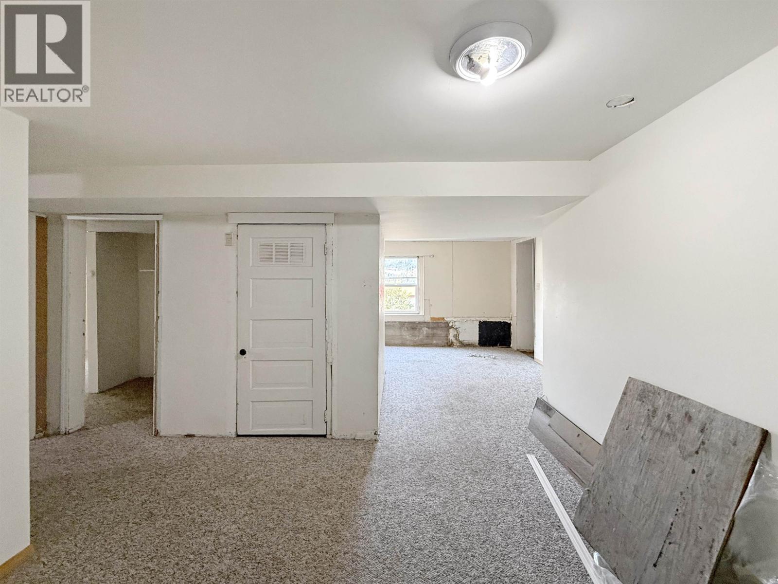 1181 N THIRD AVENUE - Image 20