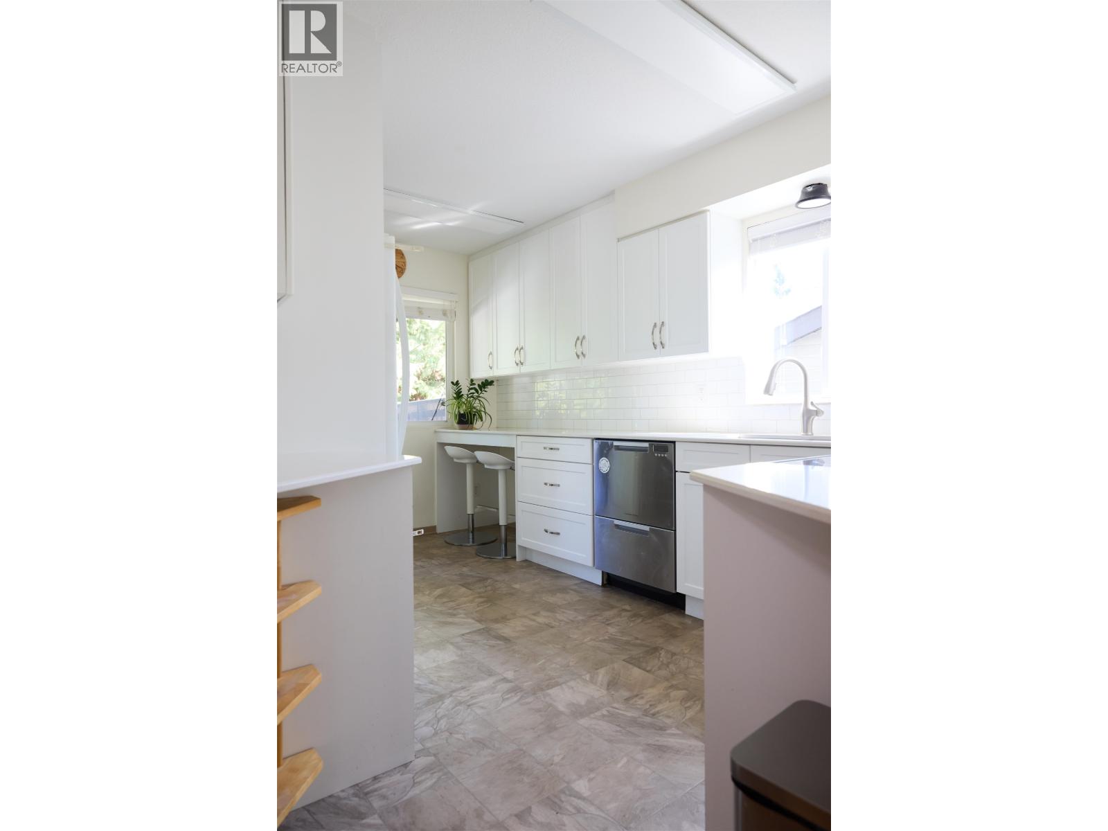6 Bed, 3 Bath House for Sale in Coquitlam – 1183 FALCON DRIVE, Coquitlam – MLS# R3154511 - Image 18