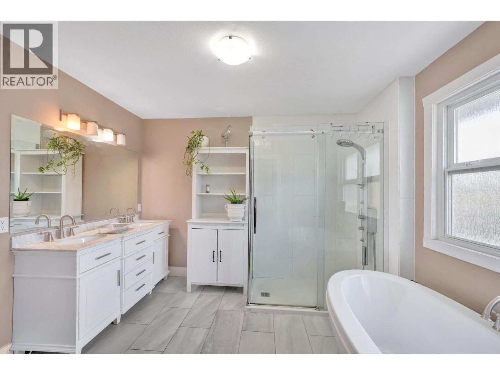 3 Bed, 4 Bath House for Sale in Maple Ridge – 10583 245B STREET, Maple Ridge – MLS# R3116129 - Image 68