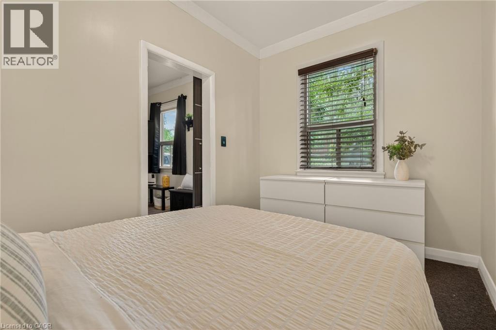 153 FERRIE Street E - Image 22