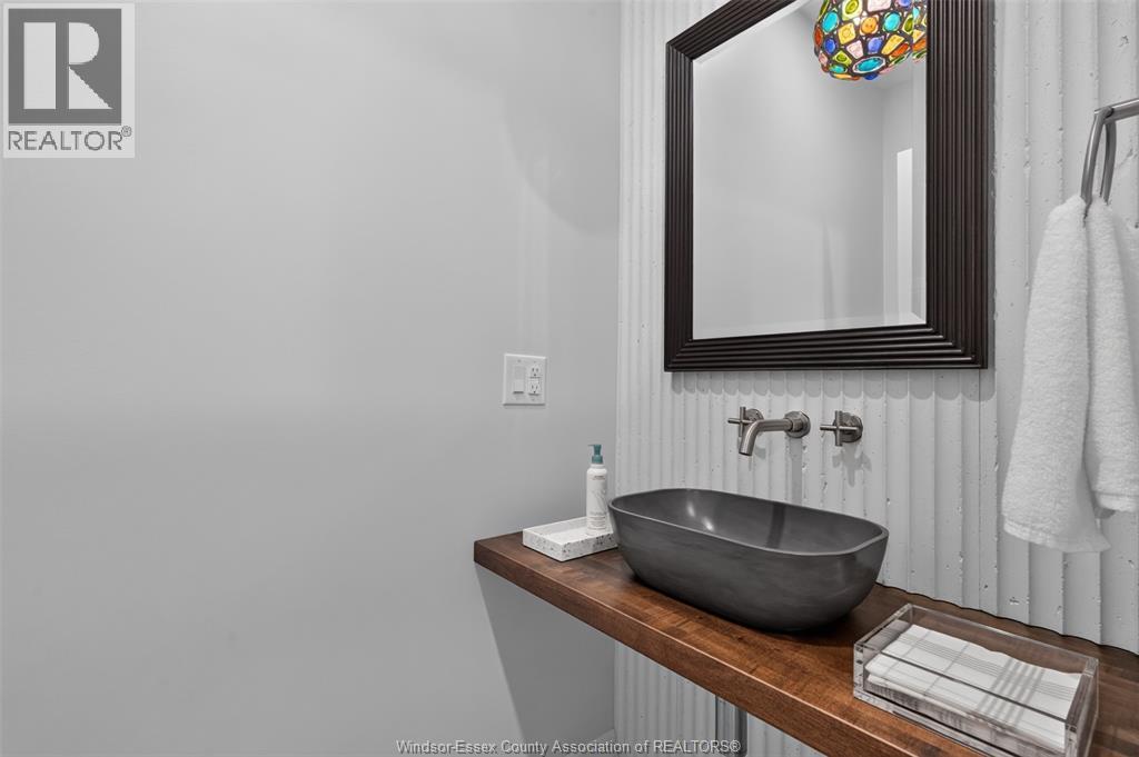 22 Emily AVENUE - 23