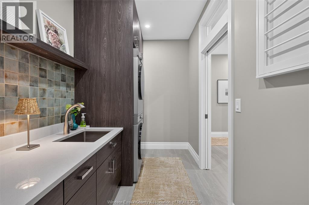 22 Emily AVENUE - 24
