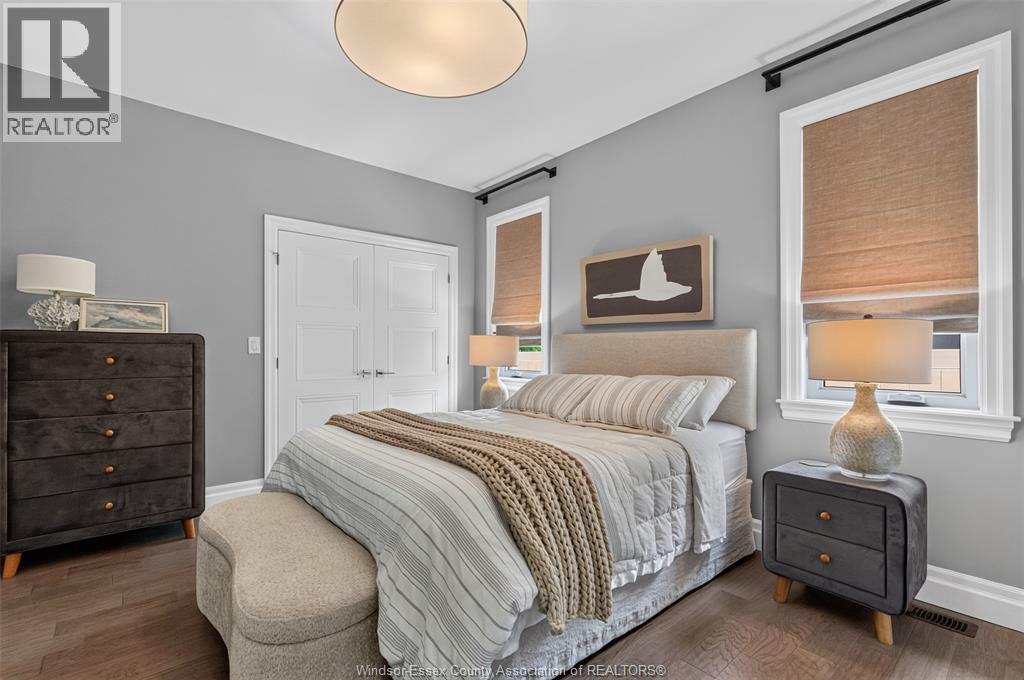 22 Emily AVENUE - 28