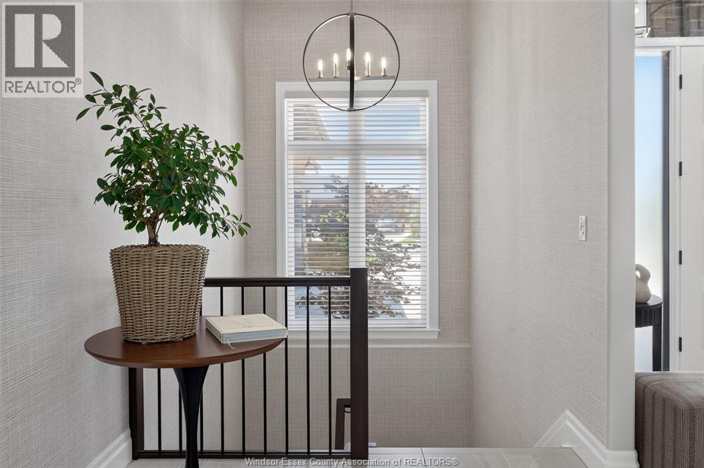 22 Emily AVENUE - 29