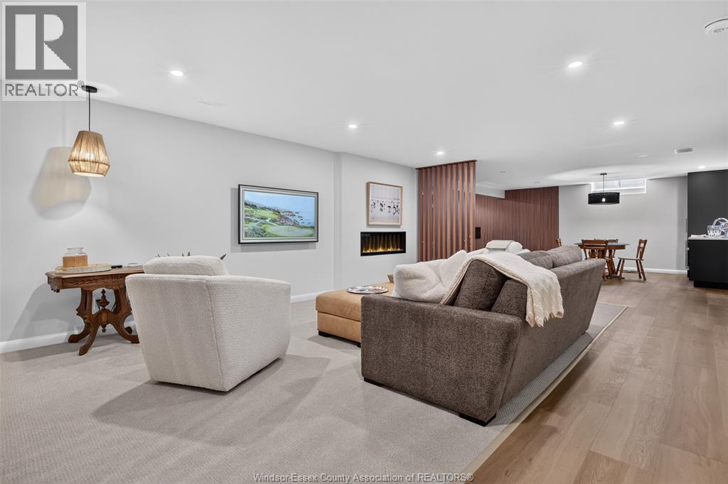 22 Emily AVENUE - 30